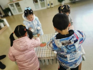 C:\Users\小四班\Desktop\科学教研图片\IMG_9876(20210113-122509).JPGIMG_9876(20210113-122509)