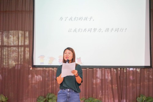 C:\Users\Administrator\Desktop\新生家长会照片\conew_dsc06337.jpg